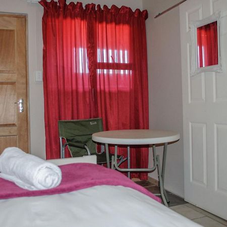 Oceanlife Guesthouse And Restaurant Luederitz Eksteriør bilde